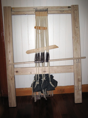 vertical warp weighted loom